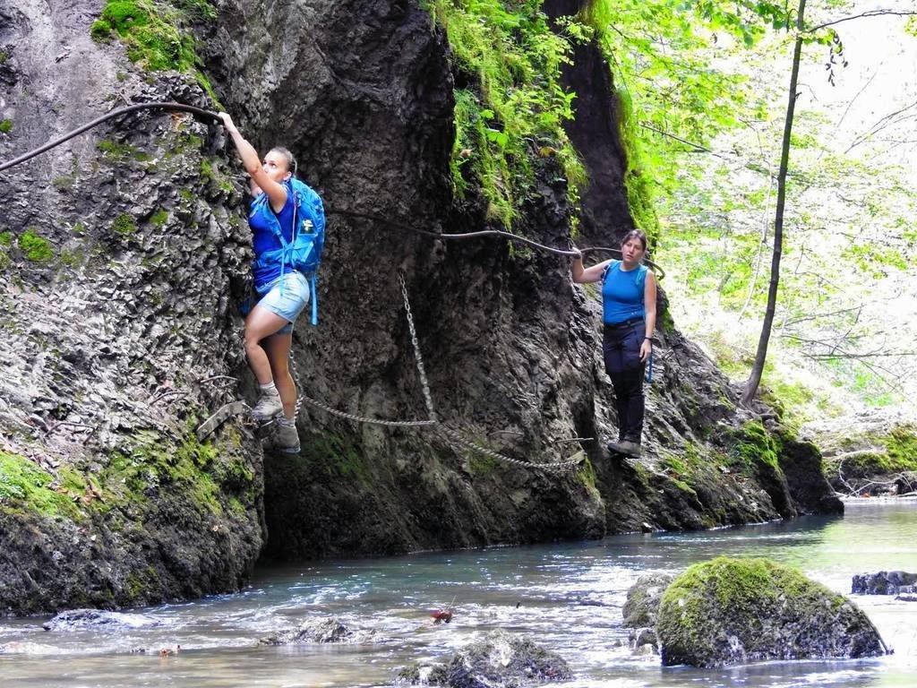 Pádis fennsík Galbina szurdok patak láncos út