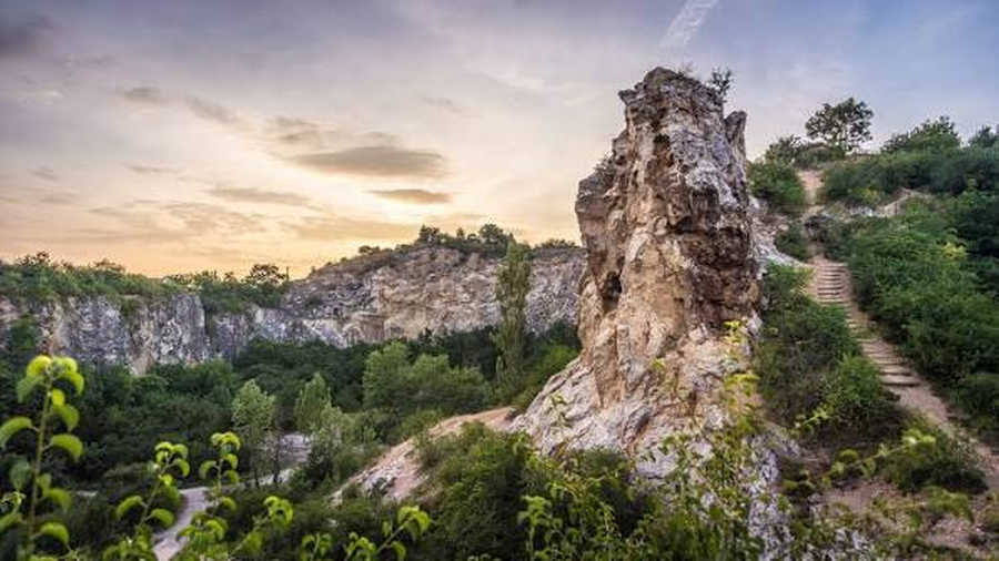 Róka-hegytől a Kevélyekig – Túra & Wellness